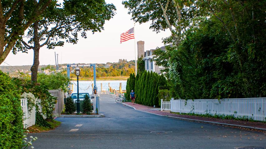 041%2DCaptain%20Morse%20House%2DView%20down%20Morse%20Street%20to%20the%20water%2DIMG%5F2192%2Ejpeg