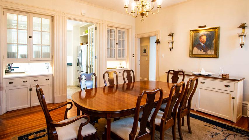 14%2DCaptain%20Morse%20House%2DFormal%20Dining%20Room%20with%20Large%20Dining%20Room%20Table%2DIMG%5F7851%2Ejpeg