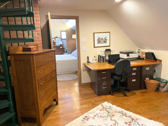 24b%20Office%20in%20primary%20suite%2Ejpeg