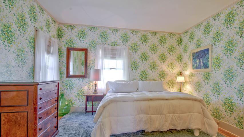 25%2DCaptain%20Morse%20House%202nd%20Floor%2DKing%20size%20bed%20or%20two%20twins%20%28extra%20long%29%20%28bedroom%205%2D%29%2D121%5FLg%2Ejpeg