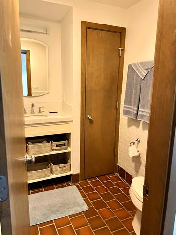 33%20shared%20bath%2Ejpg