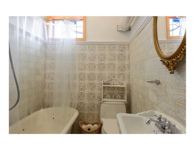 Bathroom%20White%202%20Final%2D57%2Ejpg%2Ejpg