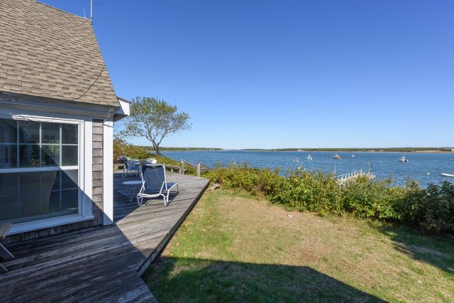 Bay%20from%20side%20of%20house%281%29%2Ejpg