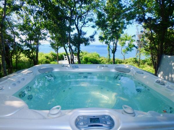 Berlin%5FHotTub1%2Ejpg
