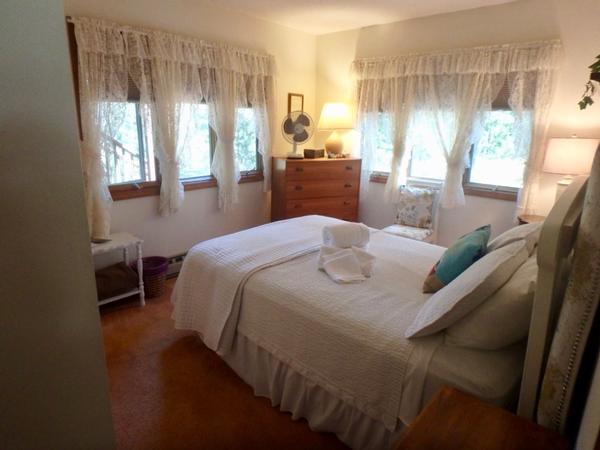 CastelliBedroom1%2Ejpg