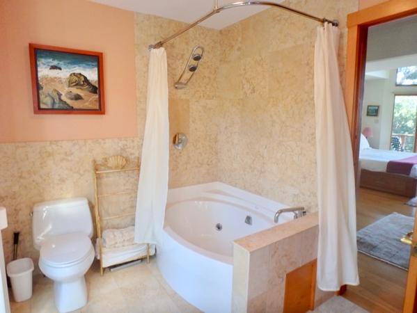 MorgEnSuiteBath%2Ejpg