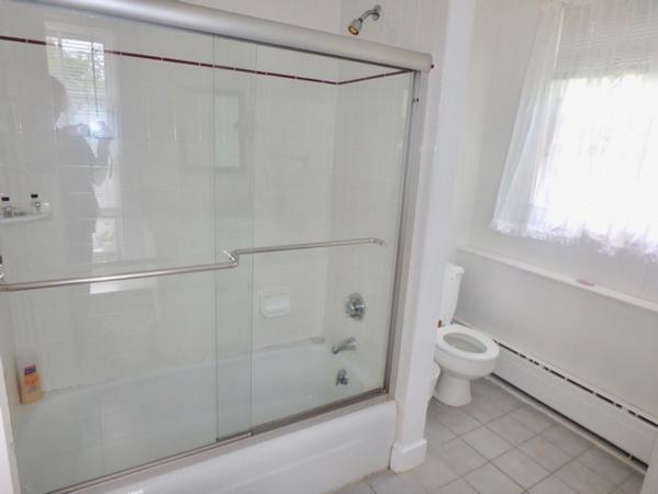 Sanger%5FFullBathUP%2Ejpg