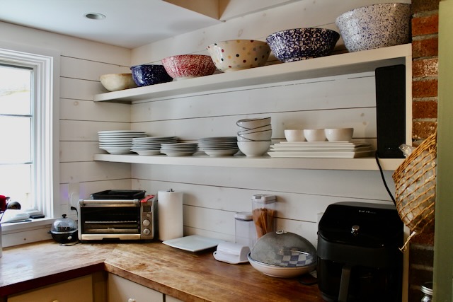 Simmons%20Kitch%20shelves%202%2Ejpeg