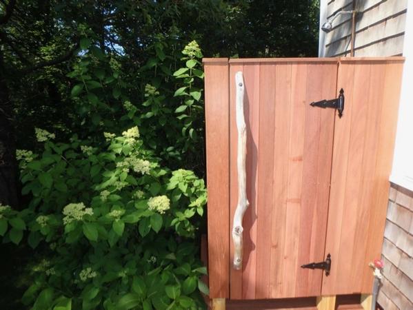 YoungOutdoorShower%2Ejpg