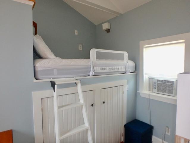 brit%20guest%20loft%20bed%2Ejpg