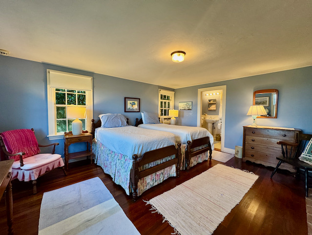 drum%20guest%20house%20twins%2Ejpeg