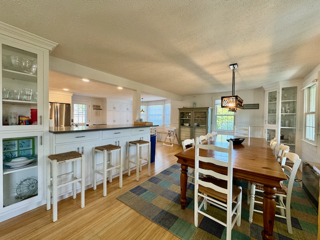 fal%20dining%20%26%20kit%2Ejpeg