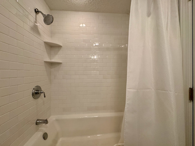 fal%20guest%20house%20bath%20up%2Ejpeg