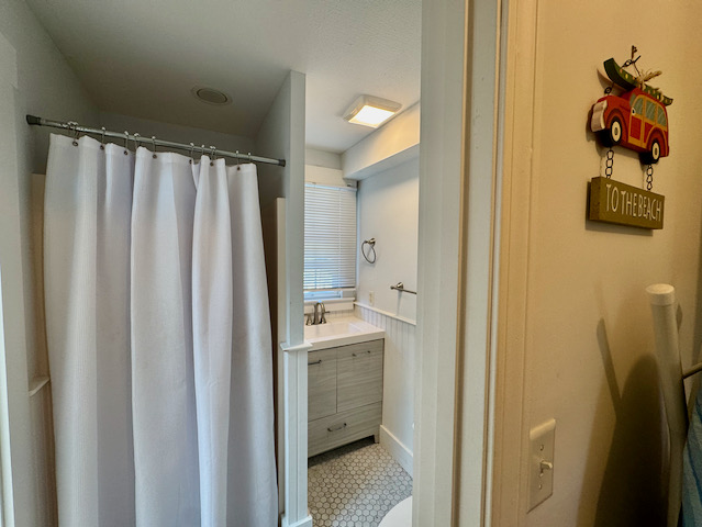 fal%20shower%20down%2Ejpeg