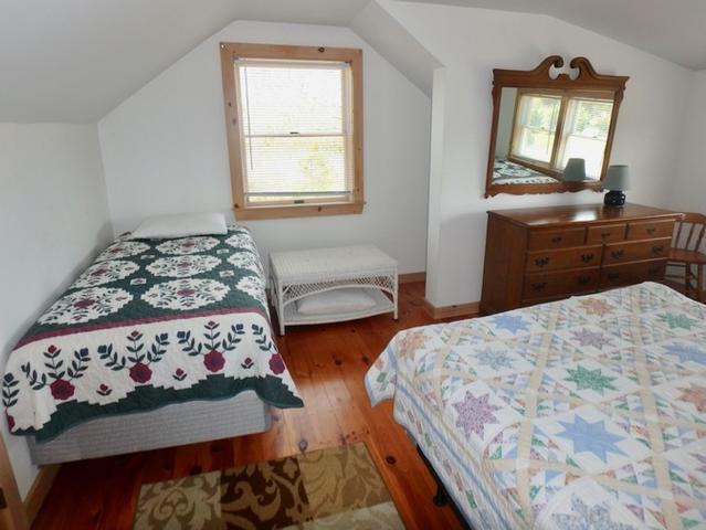 hear%20upstairs%20bed%202%2Ejpg