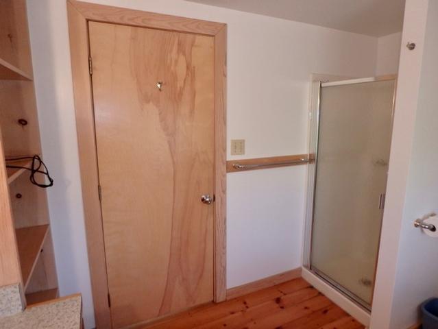 hear%20upstairs%20shower%2Ejpg