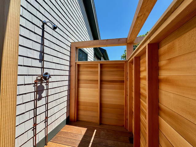 jan%20outdoor%20shower%20interior%2Ejpeg