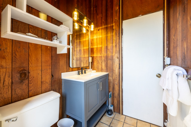 kad%20full%20bath%20old%20house%20down%2Ejpg