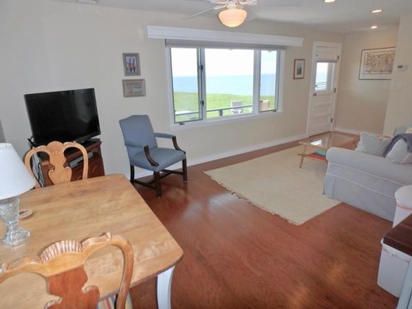 lamp%20guest%20living%20and%20view%2Ejpg