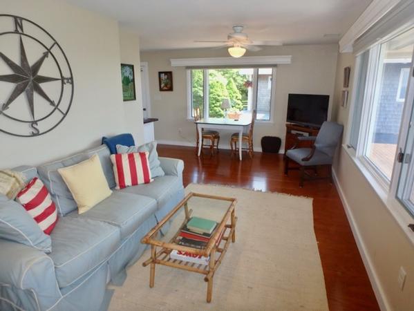 lamp%20guest%20living%2Ejpg