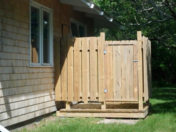 lamp%20house%20otdr%20shower%20at%2078%2Ejpg