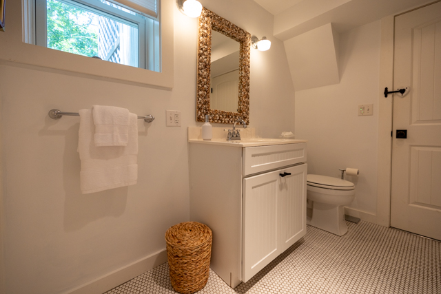 m%20ensuite%20down%20sink%2Ejpg