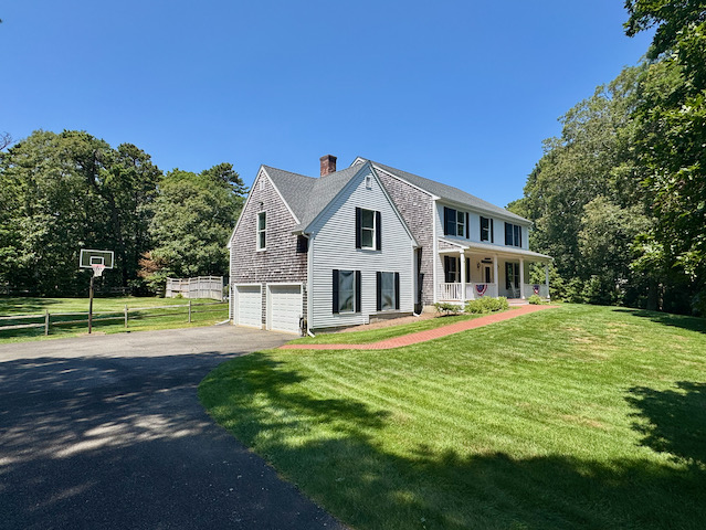 mel%20house%20with%20drive%2Ejpeg