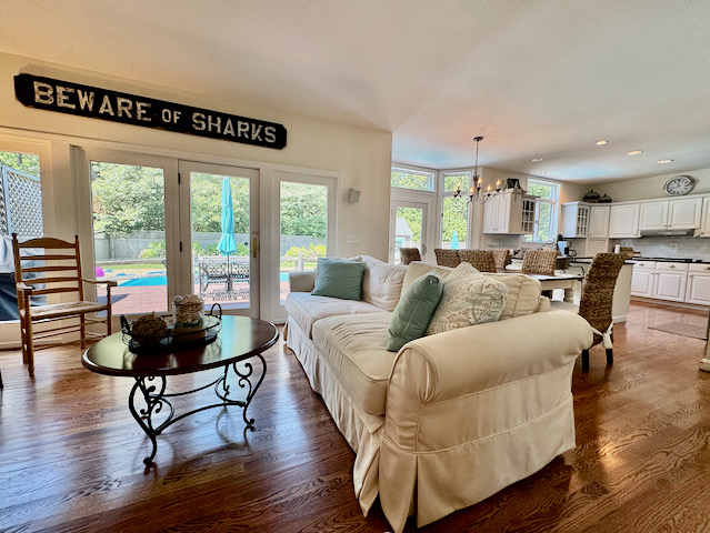 mel%20living%202%2Ejpeg