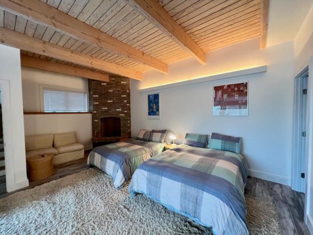 meyer%20two%20full%20beds%20down%2Ejpg