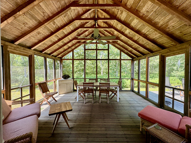 mont%20porch%2024%2Ejpeg