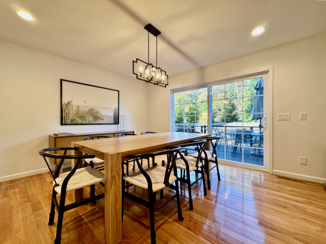 niv%20dining%20table%2Ejpeg