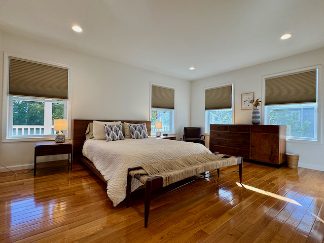 niv%20queen%20down%2Ejpeg