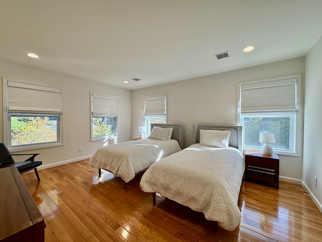 niv%20twins%20up%2Ejpeg