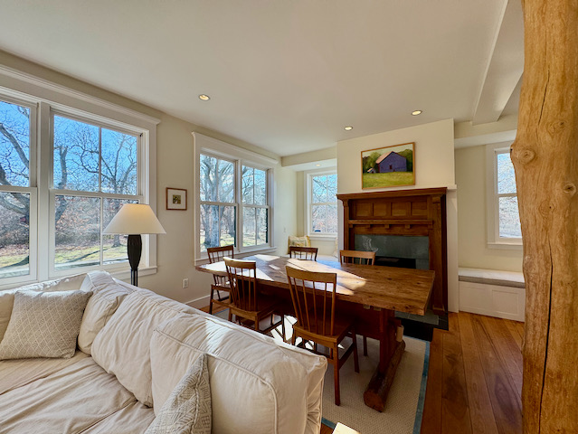 sau%20dining%20table%2Ejpeg