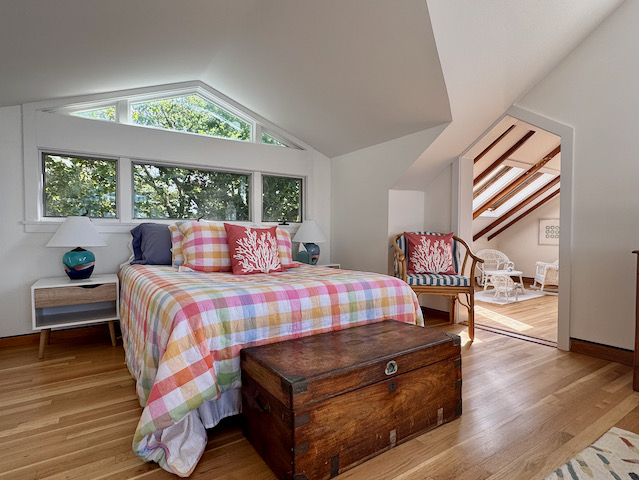 sch%20upstairs%20bed%2Ejpeg