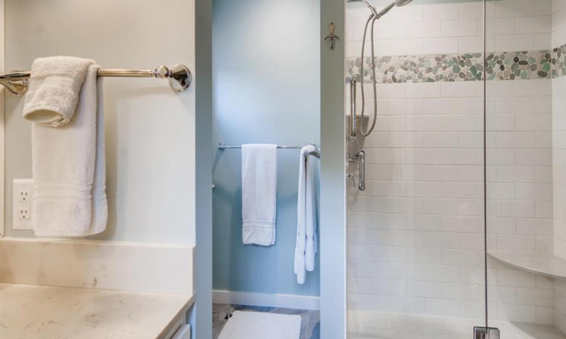 thom%20ch%20shower%2Epng