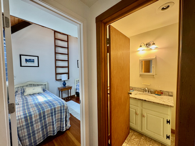 ull%20half%20bath%2025%2Ejpeg