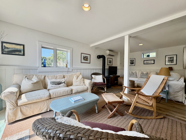 vak%20couch%20down%2Ejpeg